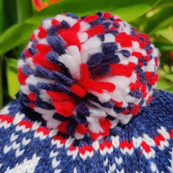 NWT - American Eagle Fairisle Cuff Pom Beanie - Picture 3 of 5